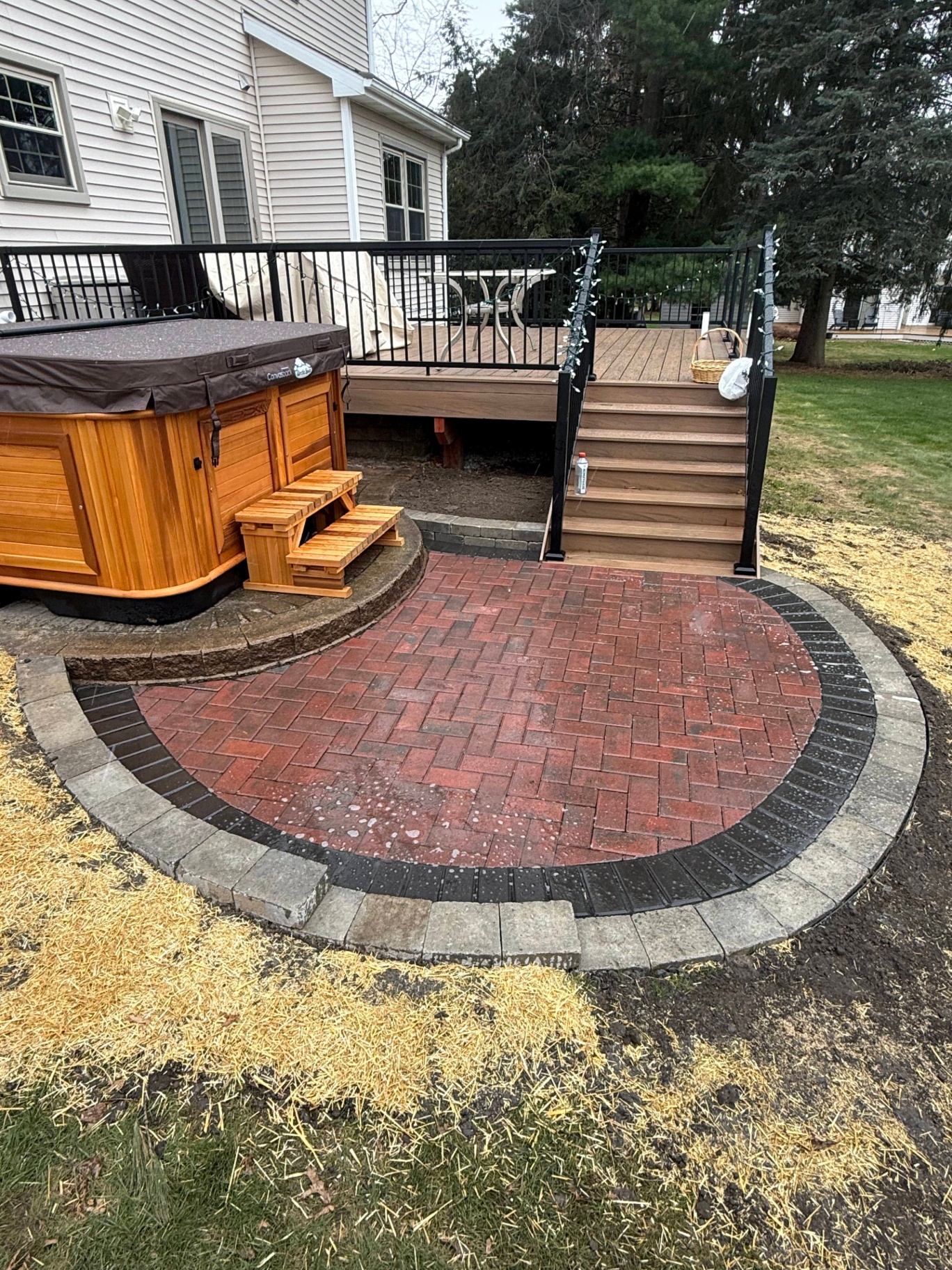 Paver patio with fire pit